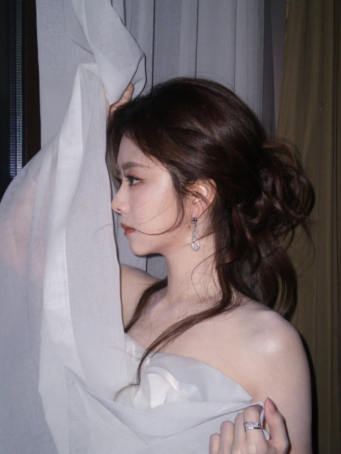 谭松韵[超话]  tsy谭松韵许兰香 tsy谭松韵兰香如故 “那就做一阵晚风吧 