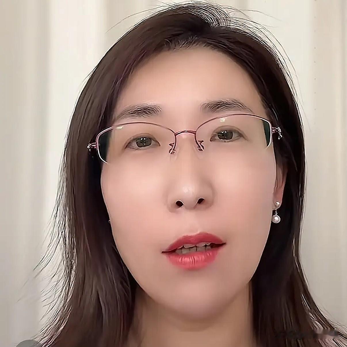 朱女士的好日子要来了！
随着网友深挖，男方和第三者的相关情况被尽数曝光。网传第三