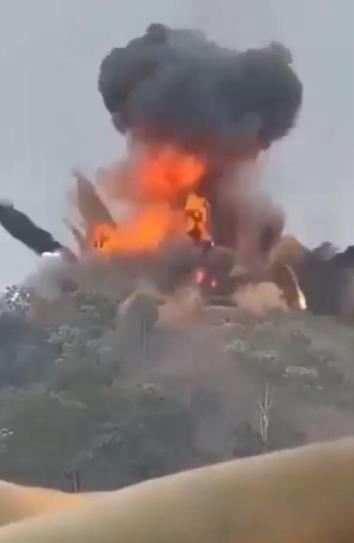 多名将军战死，柬埔寨绝命大反攻！5000枚火箭弹铺天盖地轰炸，中国火箭炮轰炸关键