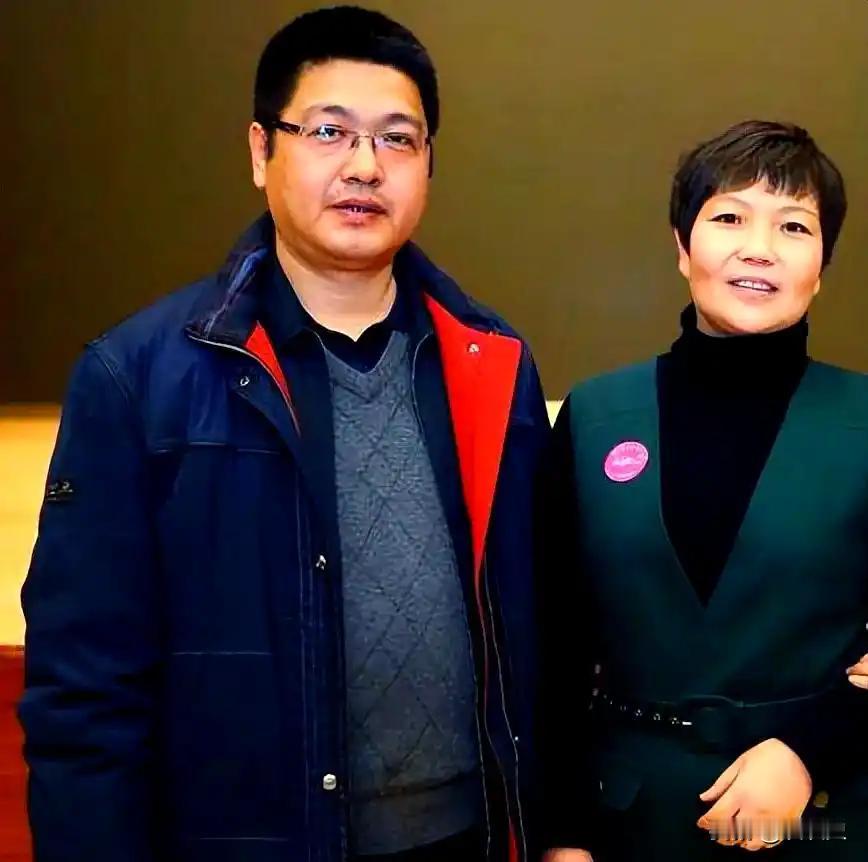 1998年，河北1男子，婚后请求妻子供他读硕博。没想到，妻子竟点头答应。11年后