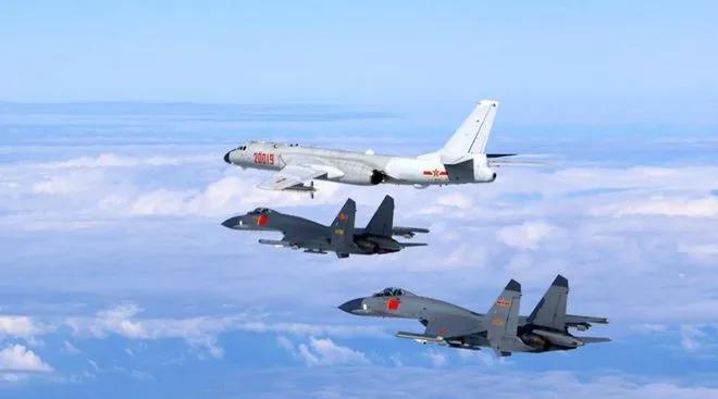 根据中俄两军年度合作计划，12月9日，两国空军再次出现在东海与西太平洋的同一片天