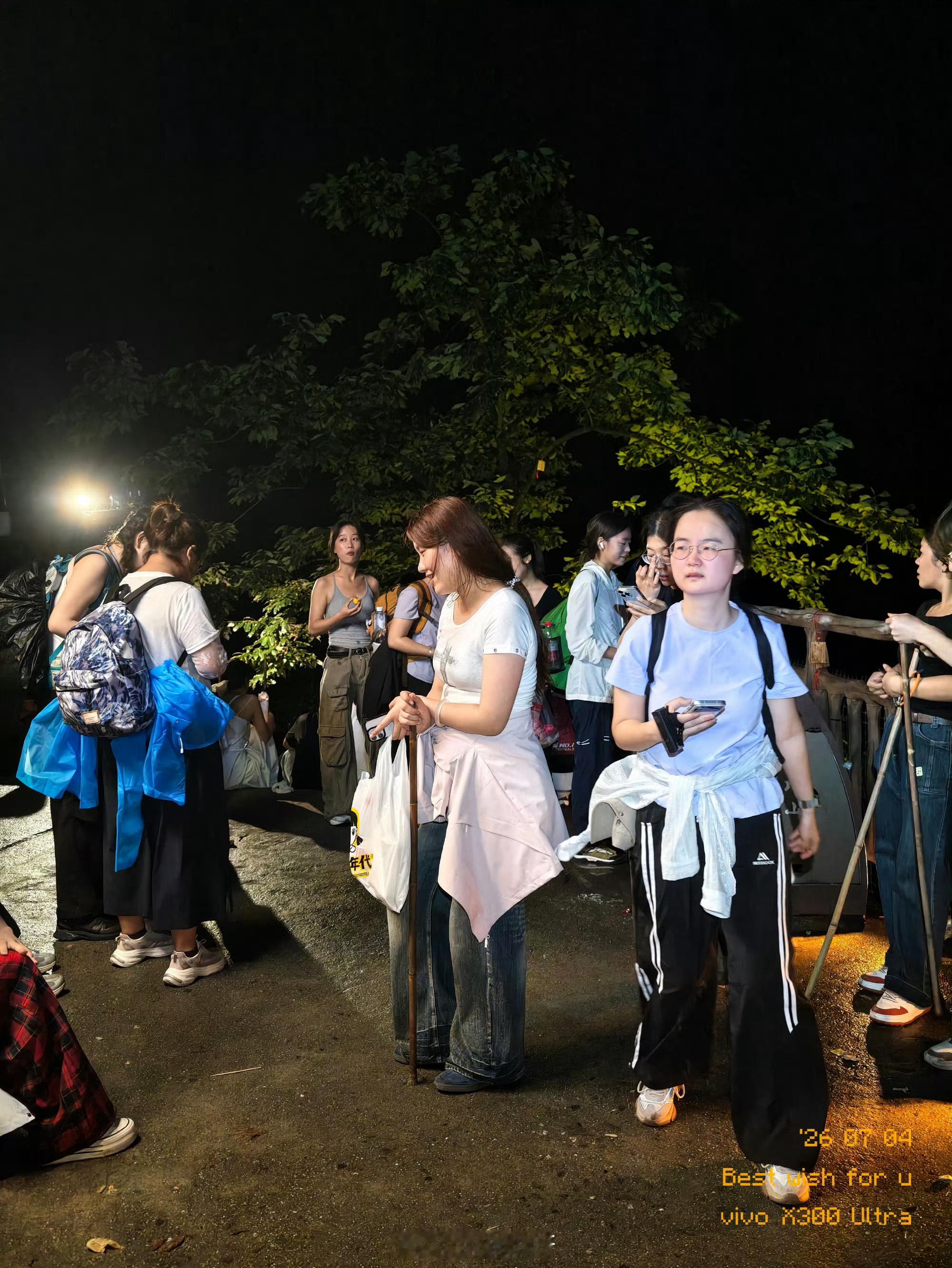 五天爬完五岳？？？？这还是人吗？？我记得我们当时就爬一个小小的武功山都差点没累死