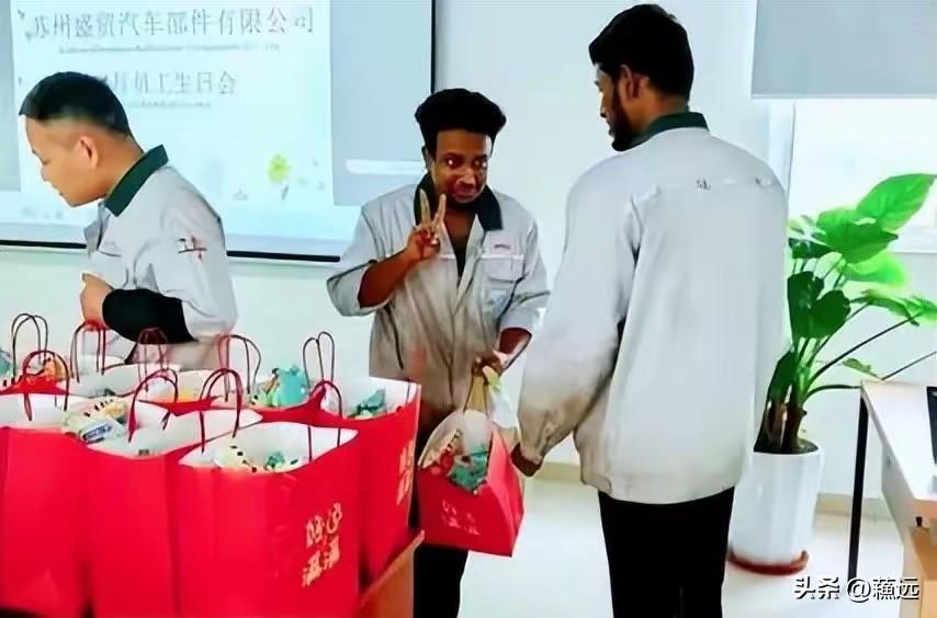 苏州盛茂汽车部件有限公司的“印度同胞”欢迎词，立马就阵营黑白分明了，印度是同胞，