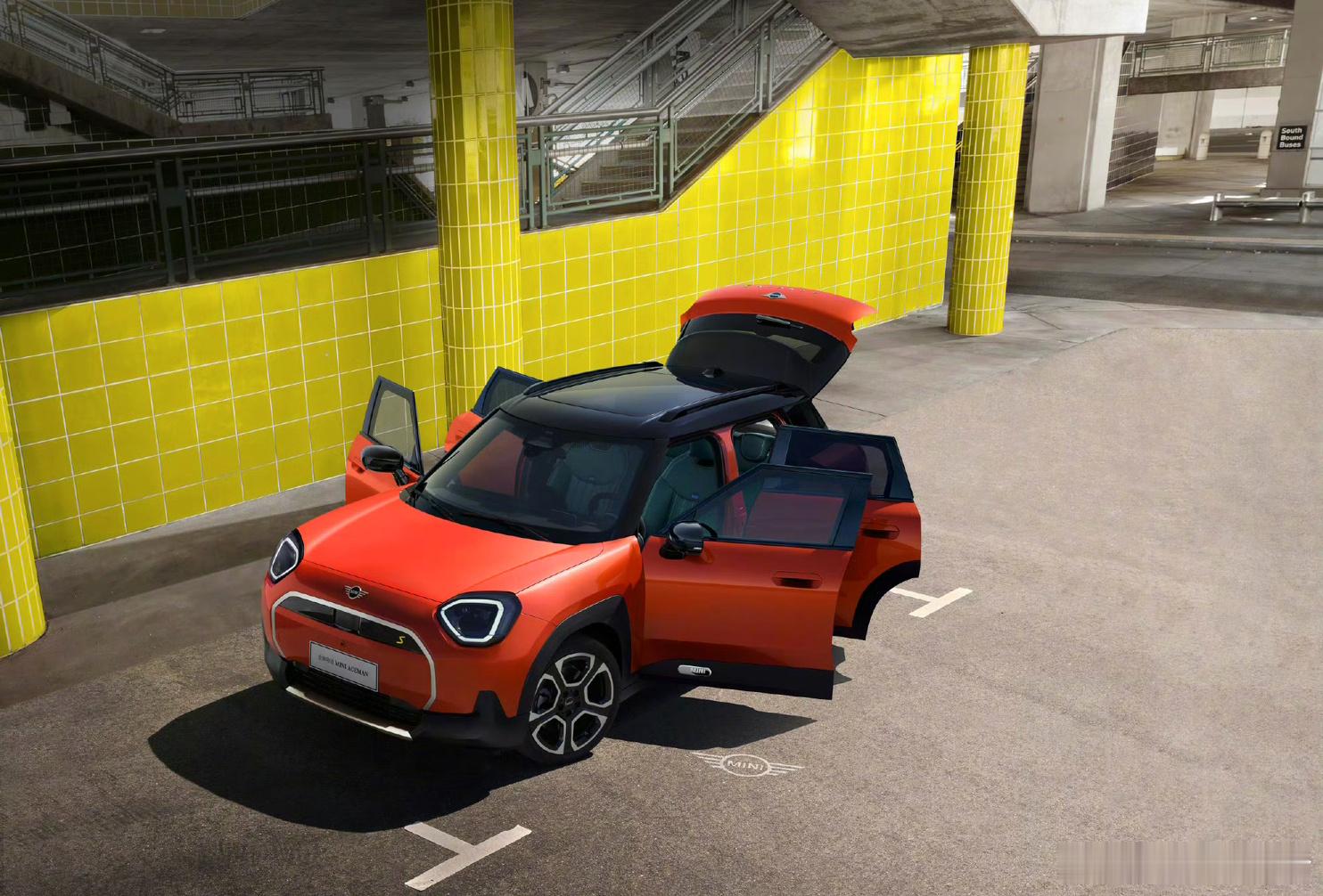 #全新电动MINIACEMAN上市# 🚗💨MINI家族再添新成员！全新电动M