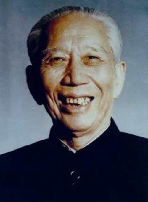1957年，王震去日本考察，出发前，周总理特意交代：“去了日本，不要买他们的东西