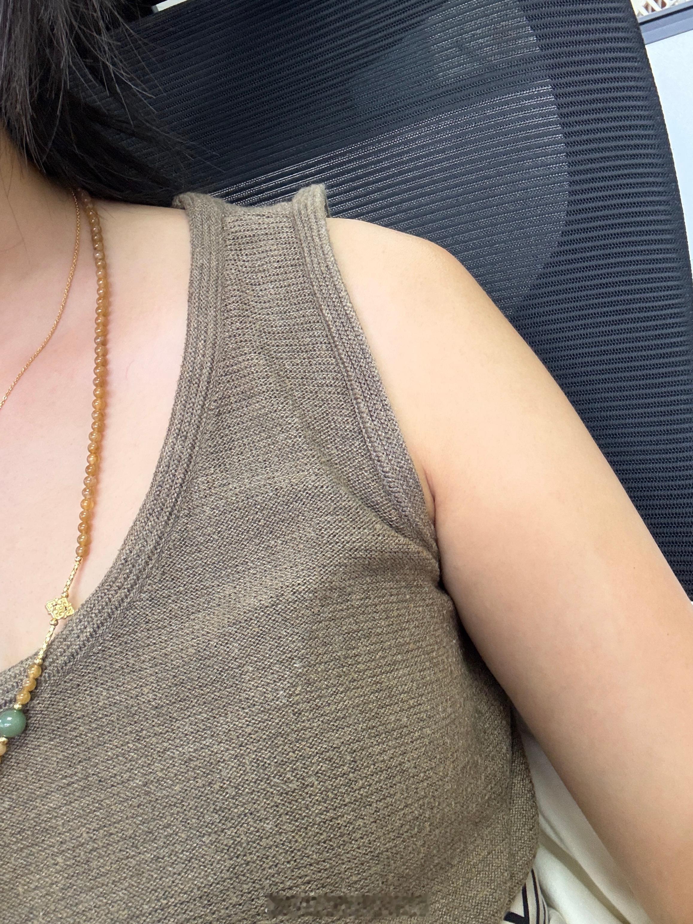 立冬今天立冬，可是我在深圳热到穿背心啊～～～～～  ​​​