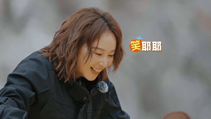 高叶一听影后嘴角比ak还难压 谁懂这种可爱！高叶听到影后嘴角绷不住，不是刻意的综