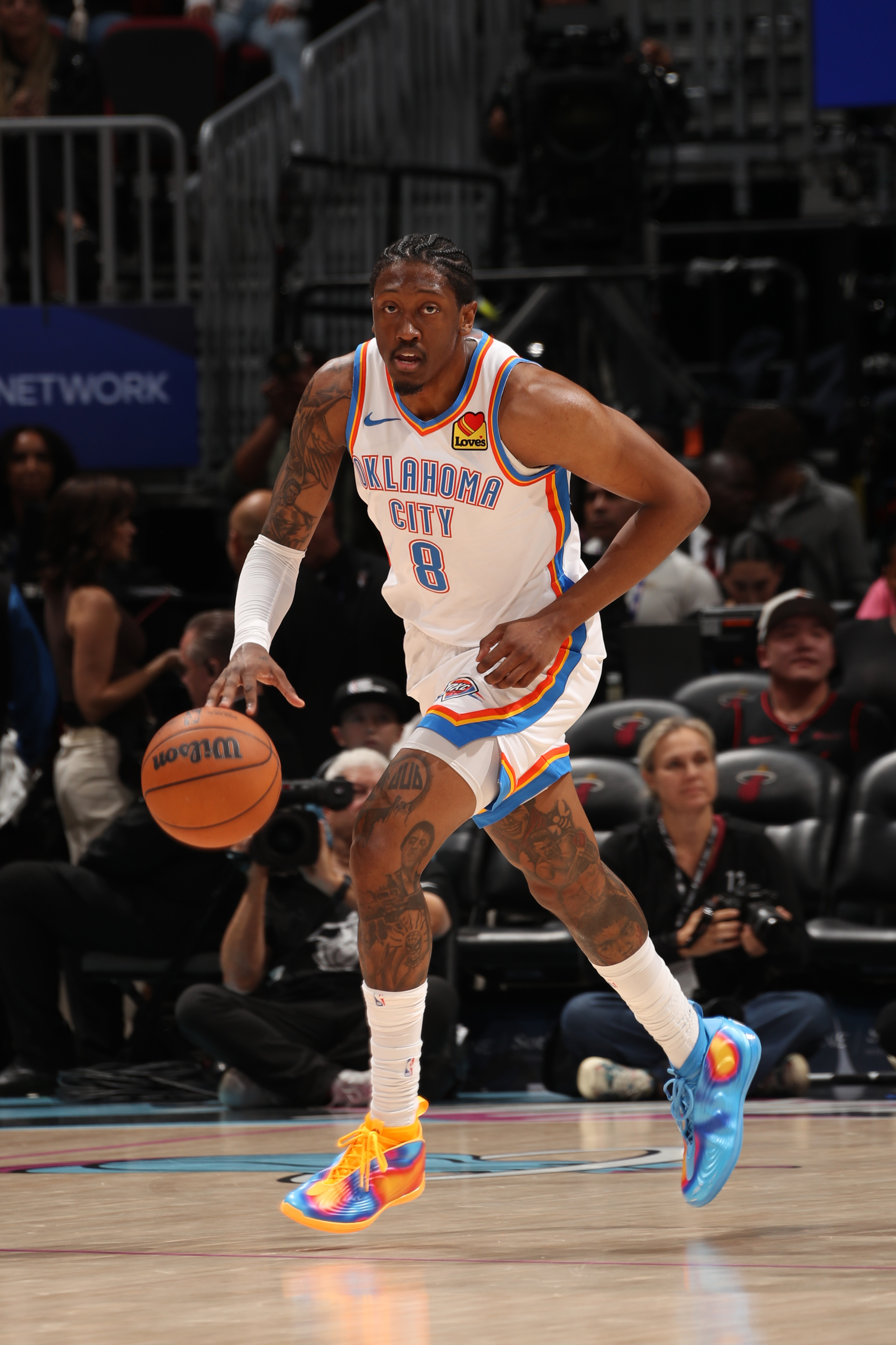 杰威腿筋拉伤，要伤好几周亚当斯还没消息nba