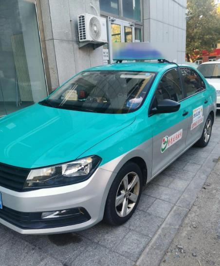 阜新的出租车现在多少钱了？刚看到东北某地的一个出租车手续从过去的60万降到现在的