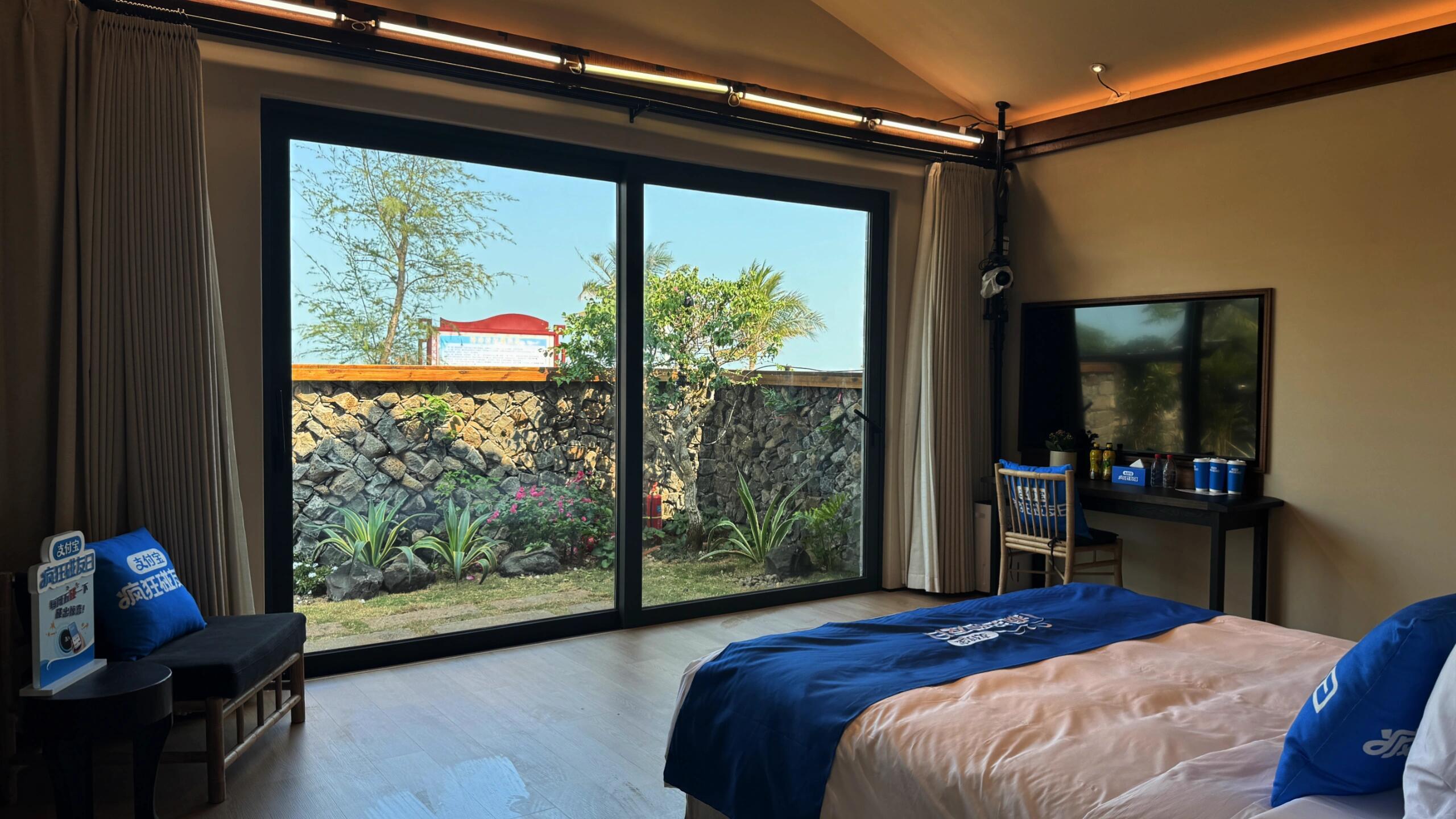 “棣棣还自掏腰包寄了很多D.DESIRABLE的地毯和周边”王鹤棣亲爱的客栈20