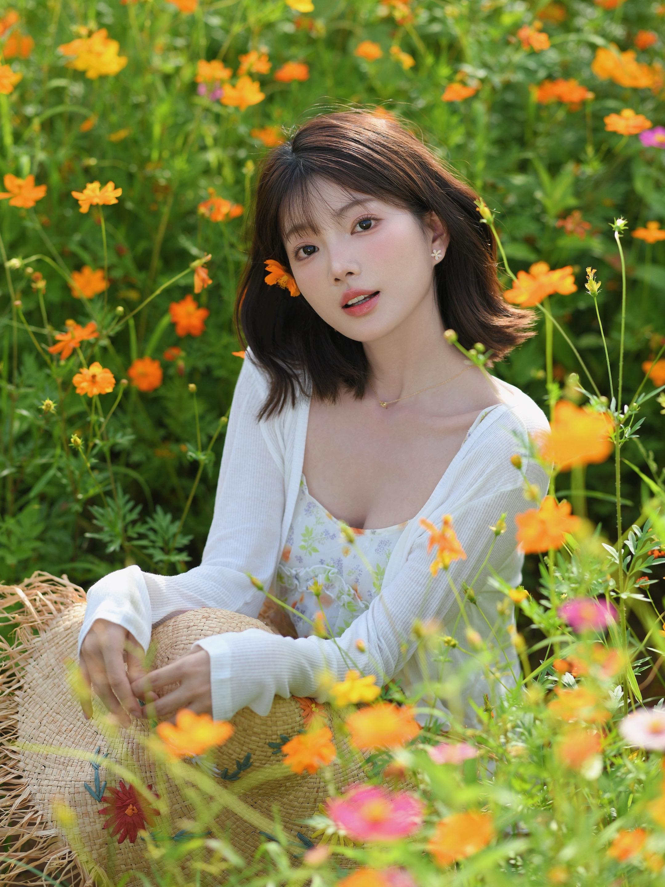 那天 我经过一片花园。