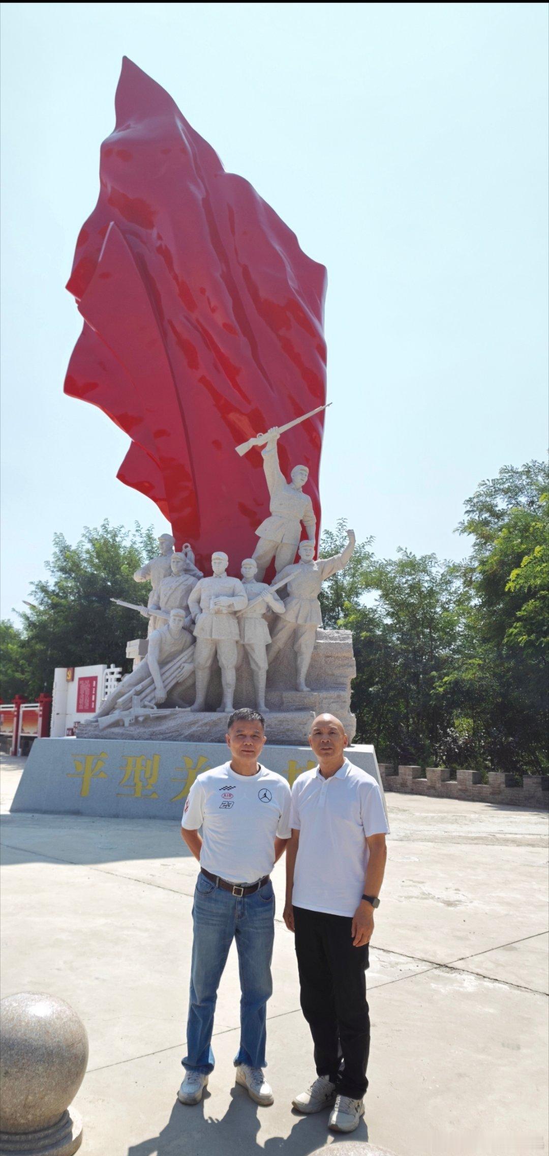 太原来的军体院同学，陪同我和上海的同学，从大同驱车前往五台山，途经平型关大捷纪念