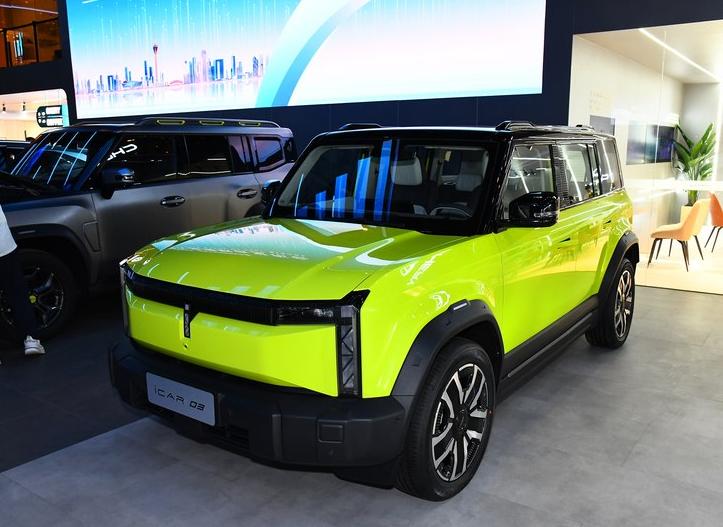 【2023成都车展：奇瑞iCAR 03亮相】2023成都车展期间，奇瑞iCAR 
