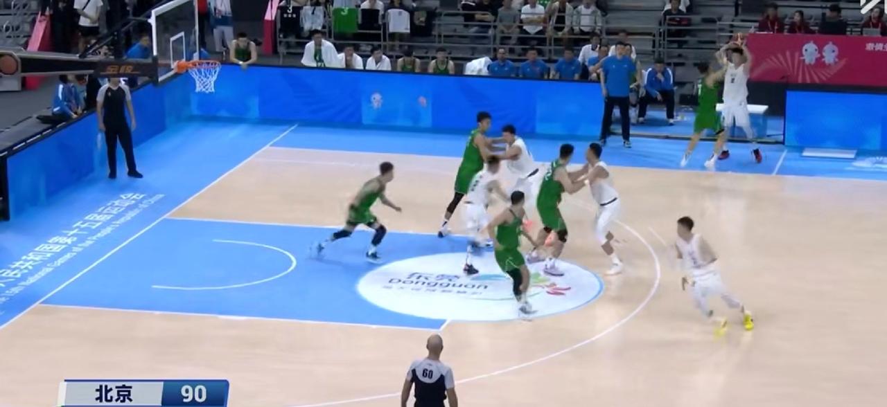 11月6日下午16时，第十五届全运会男篮成年组I组第三轮，辽宁队和北京队这场“重