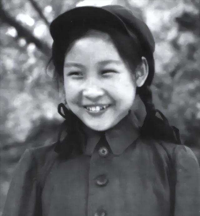 李讷和李敏小时候打得不可开交，晚年却感情深厚，靠得像一个人，这种转变让人不禁想问