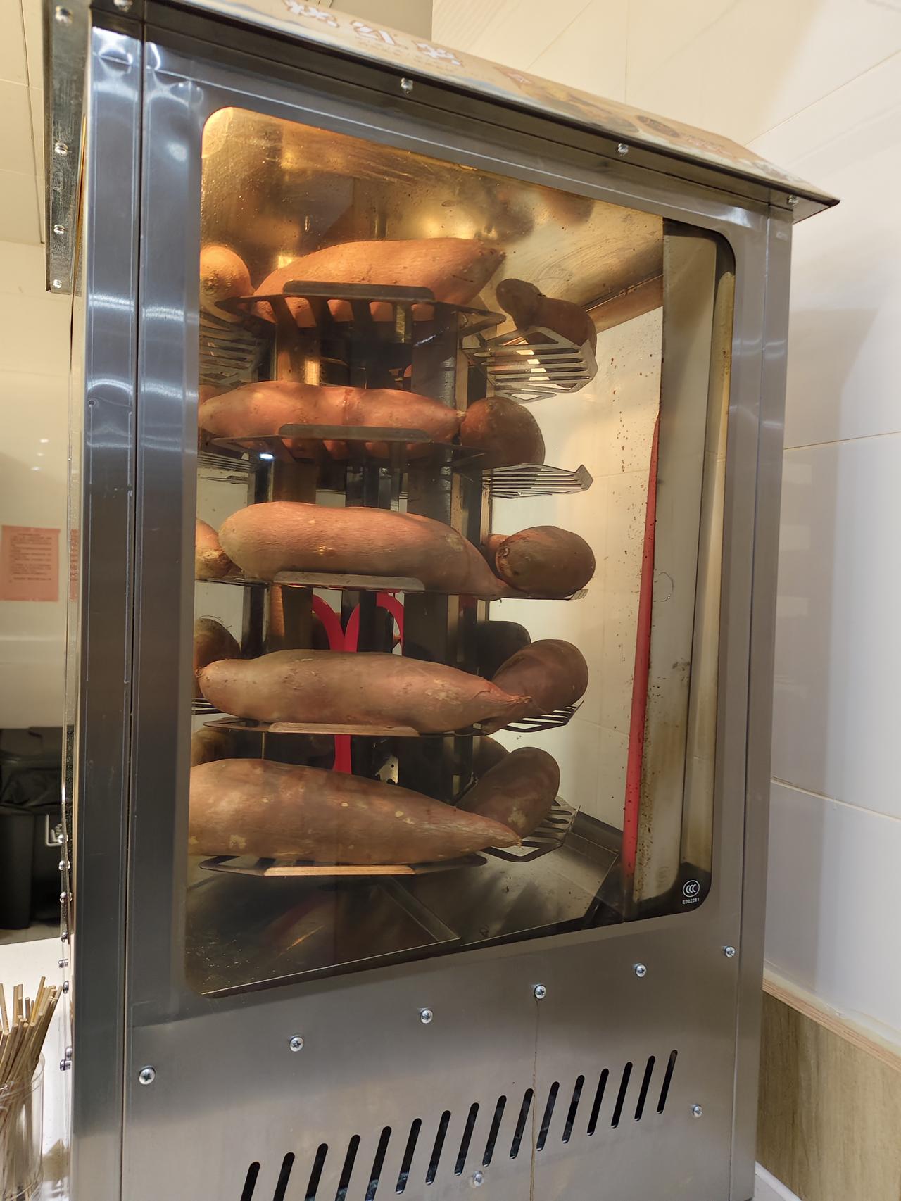 省中医住院营养早餐还是蛮不错的！营养早餐在负一楼，有两个餐厅。就餐环境宽敞明亮，