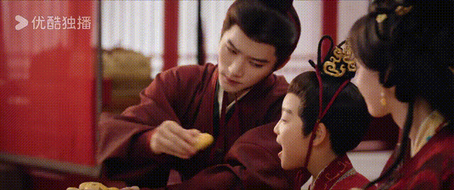 腹背受敌