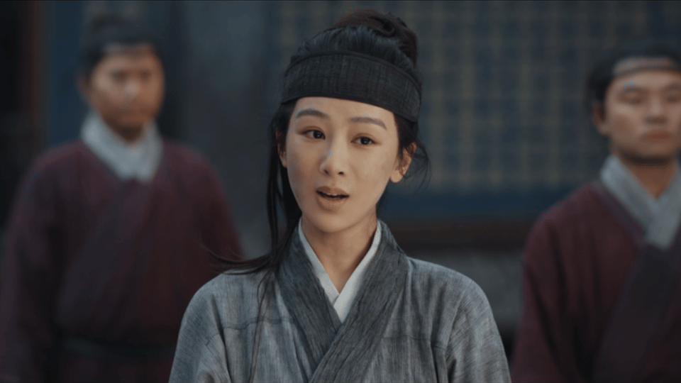 杨紫杨紫新剧事业黑粉都在这一桌了骆文松在这帮人里真是鹤立鸡群，人家拍马屁他拍砖，