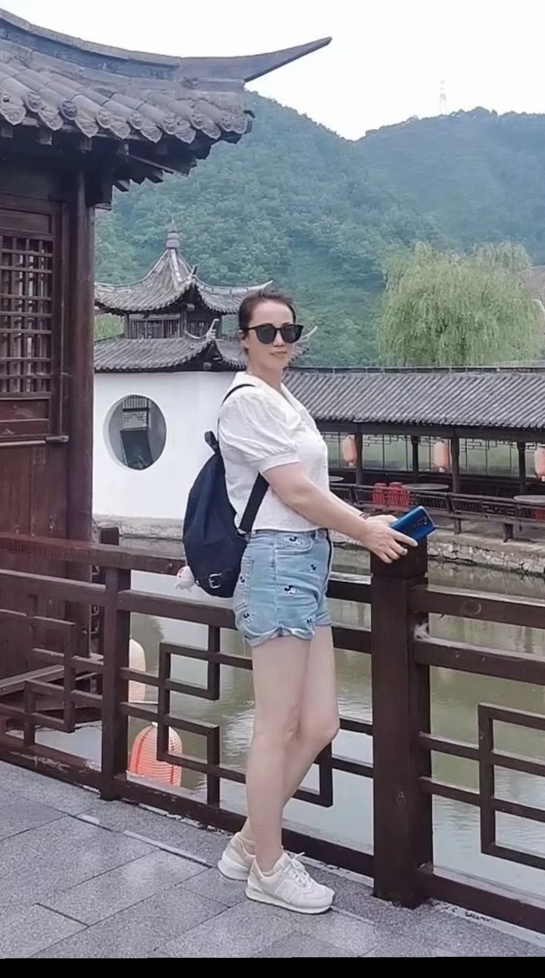 最舒服的情感关系，相互惦记，各自忙碌，彼此有情，心中有爱，遇见了就好好珍惜