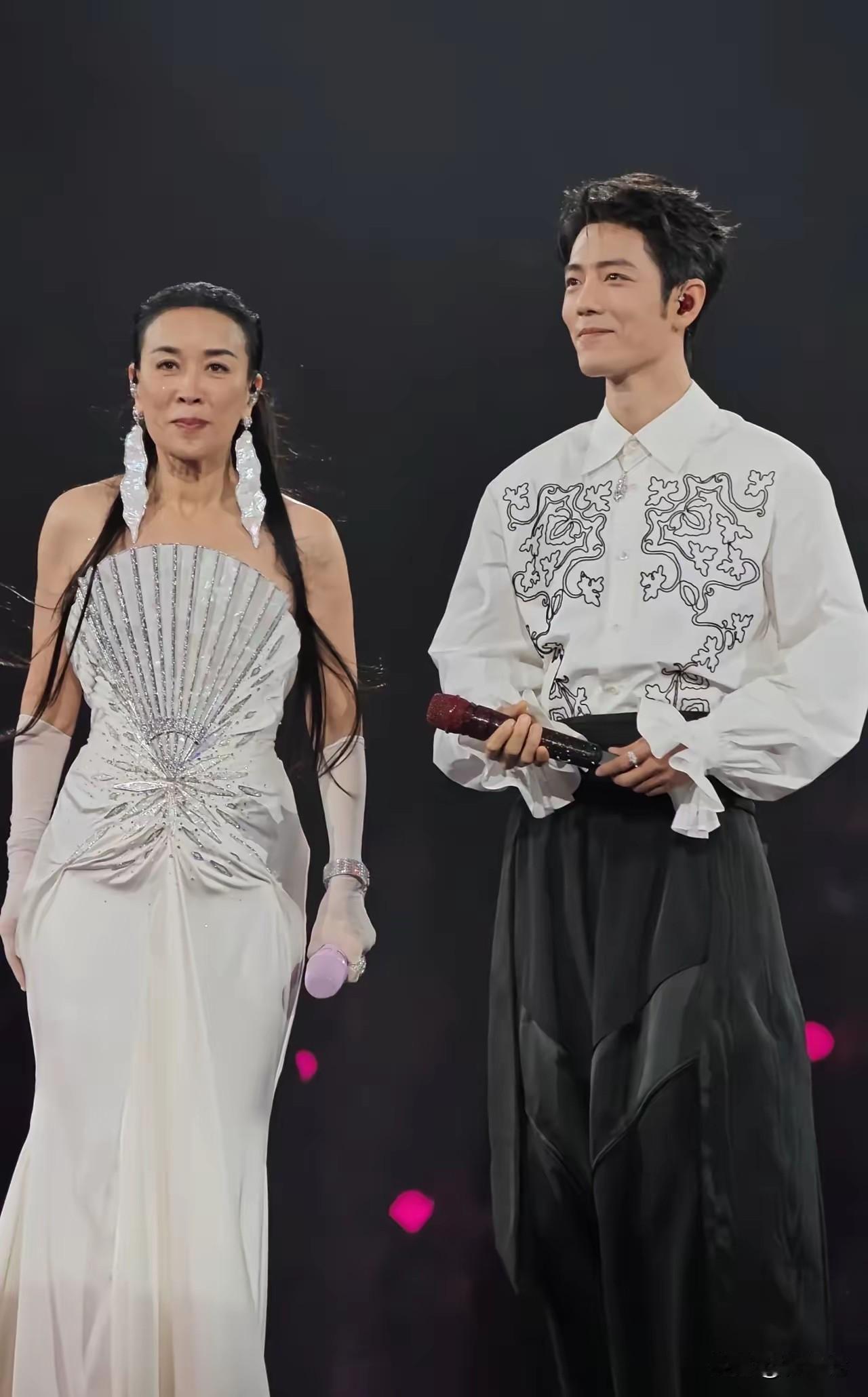 一场演唱会全是人情世故
那英的朋友圈太强大了，北京一场演唱会上，肖战都去当嘉宾了