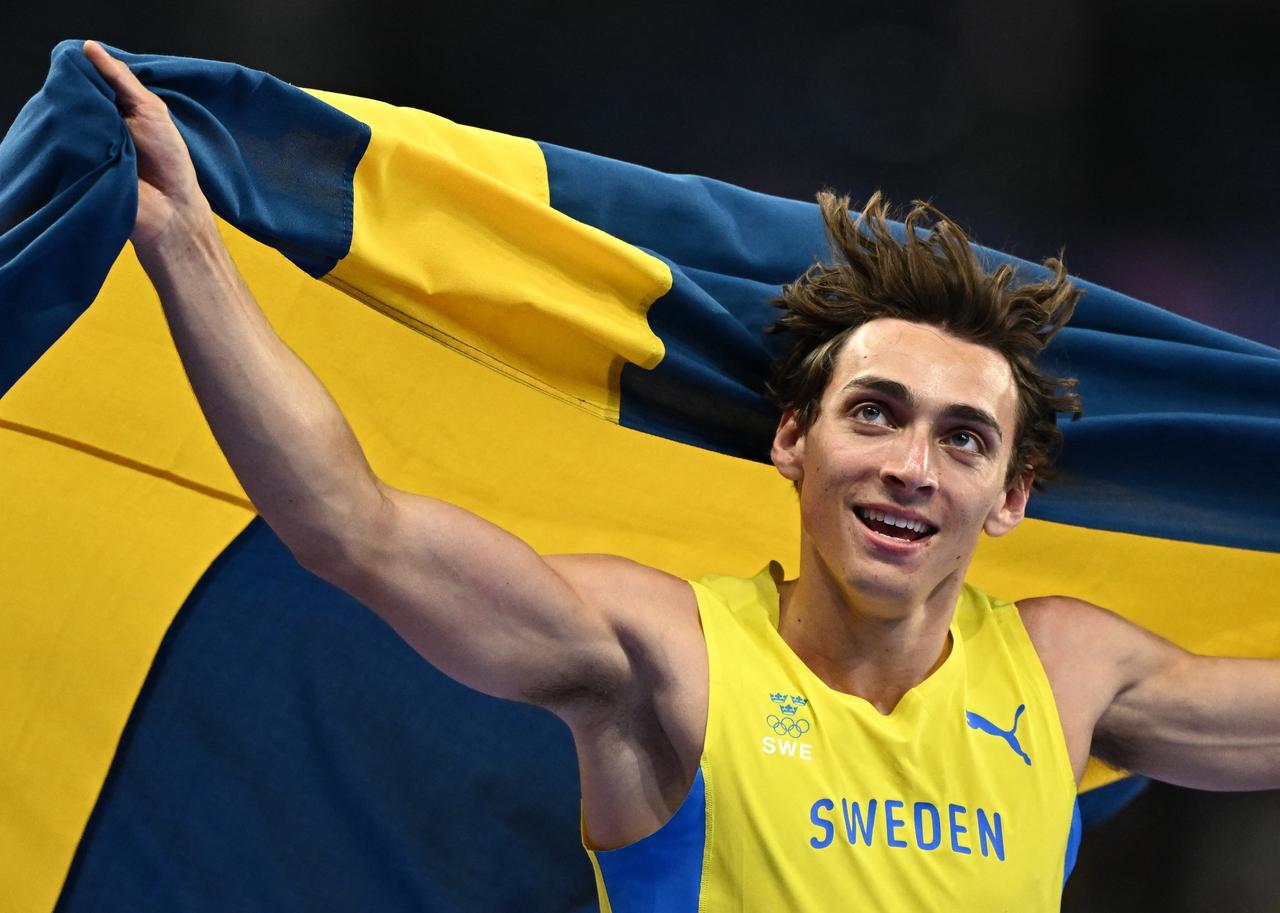 杜普兰蒂斯和邦马蒂分别获得2025年国际体育记者协会年度最佳男女运动员。
➤瑞典