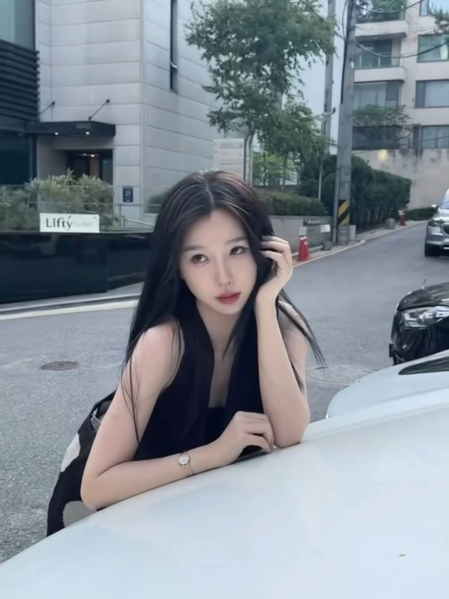 这完全是我妈妈… 