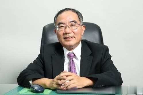 台大校长：被政治坑了？
这几天，台湾大学又出事了！因为台大学生发现他们的毕业证上