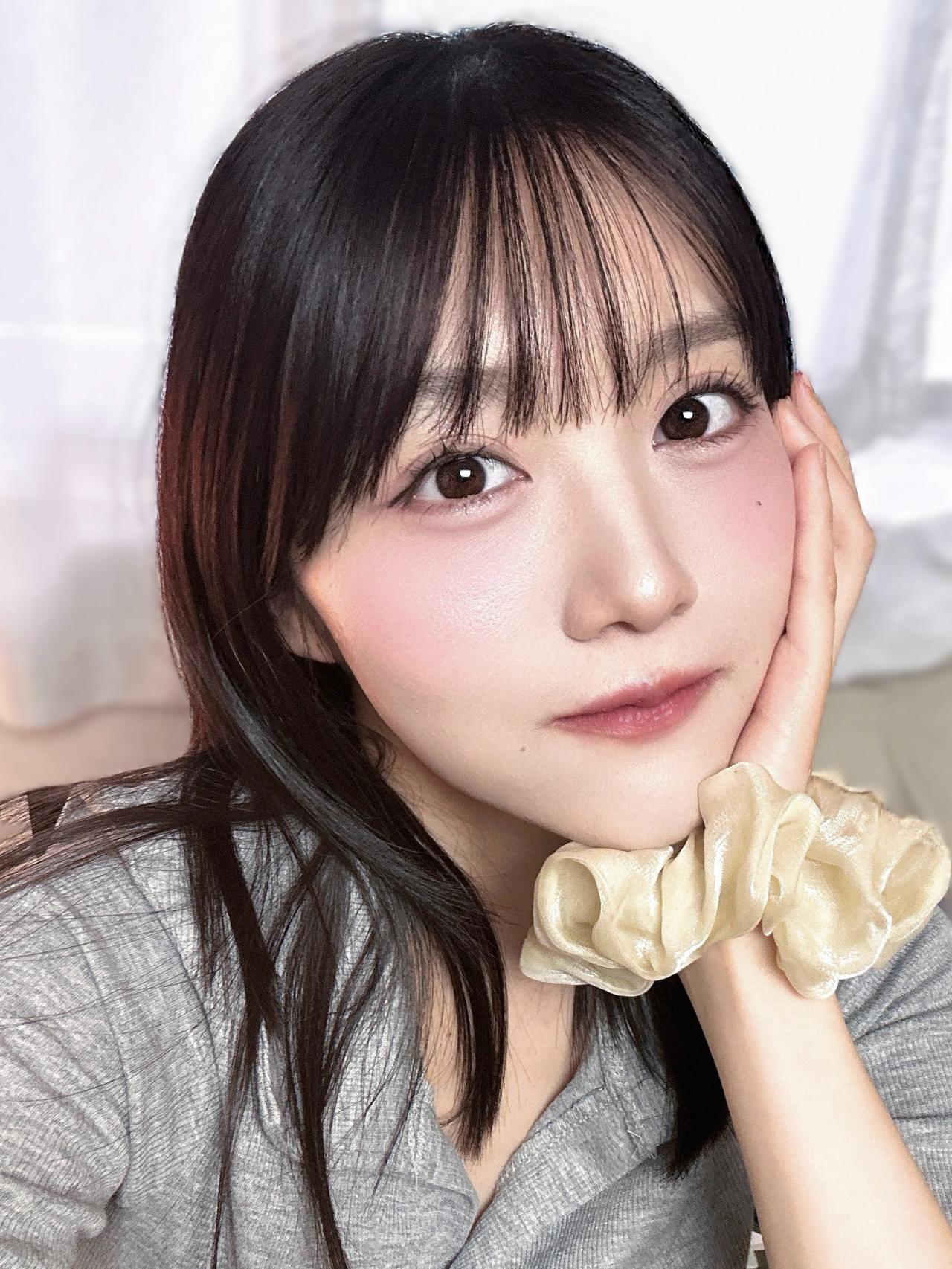 说到颜值穿搭俱佳的美女，三澄美晴必须拥有姓名。她在《非自然死亡》里的穿搭简约又干