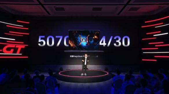 RTX5070 + 静音黑科技！荣耀这次把游戏本玩明白了？

当游戏本还在纠结性