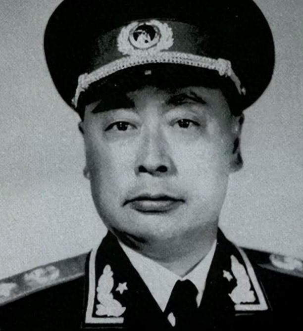 1964年，陈毅元帅面色骤然一沉，目光凝重地注视着秦基伟，沉声道：