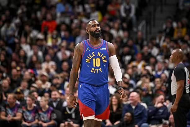 小哈达威上赛季在活塞的表现一塌糊涂，到了季后赛更是表现惨不忍睹，否则他也不会只以