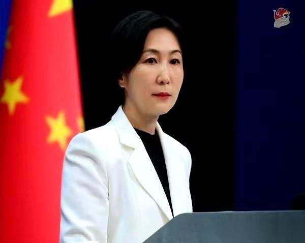 刚刚过去的这个上午，中国商务部连发两份重磅公告。这根本不是什么例行公文，这是直接