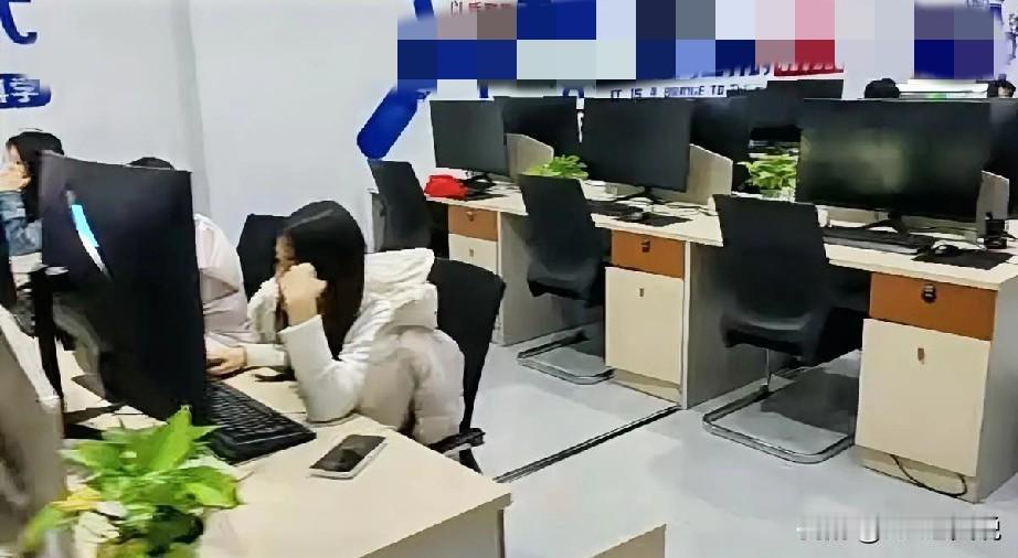 不出意外，今年的年终奖能有半个月工资就不错了[捂脸]对于这样的结果，年龄稍大的员