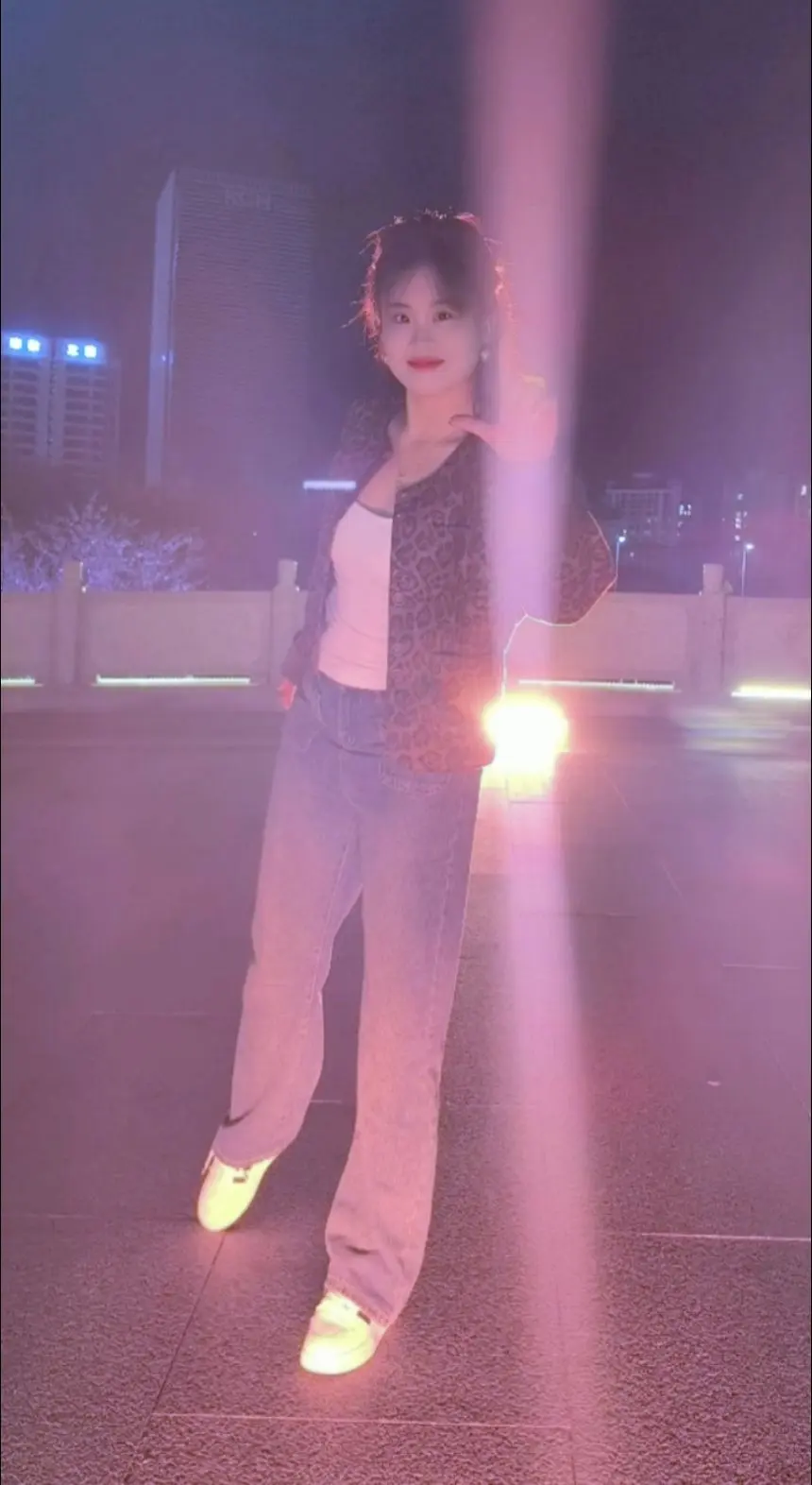 长得不是很好看，好在是限量版，无需与人比较，我独我。生活没有暂停键，但照片有啊