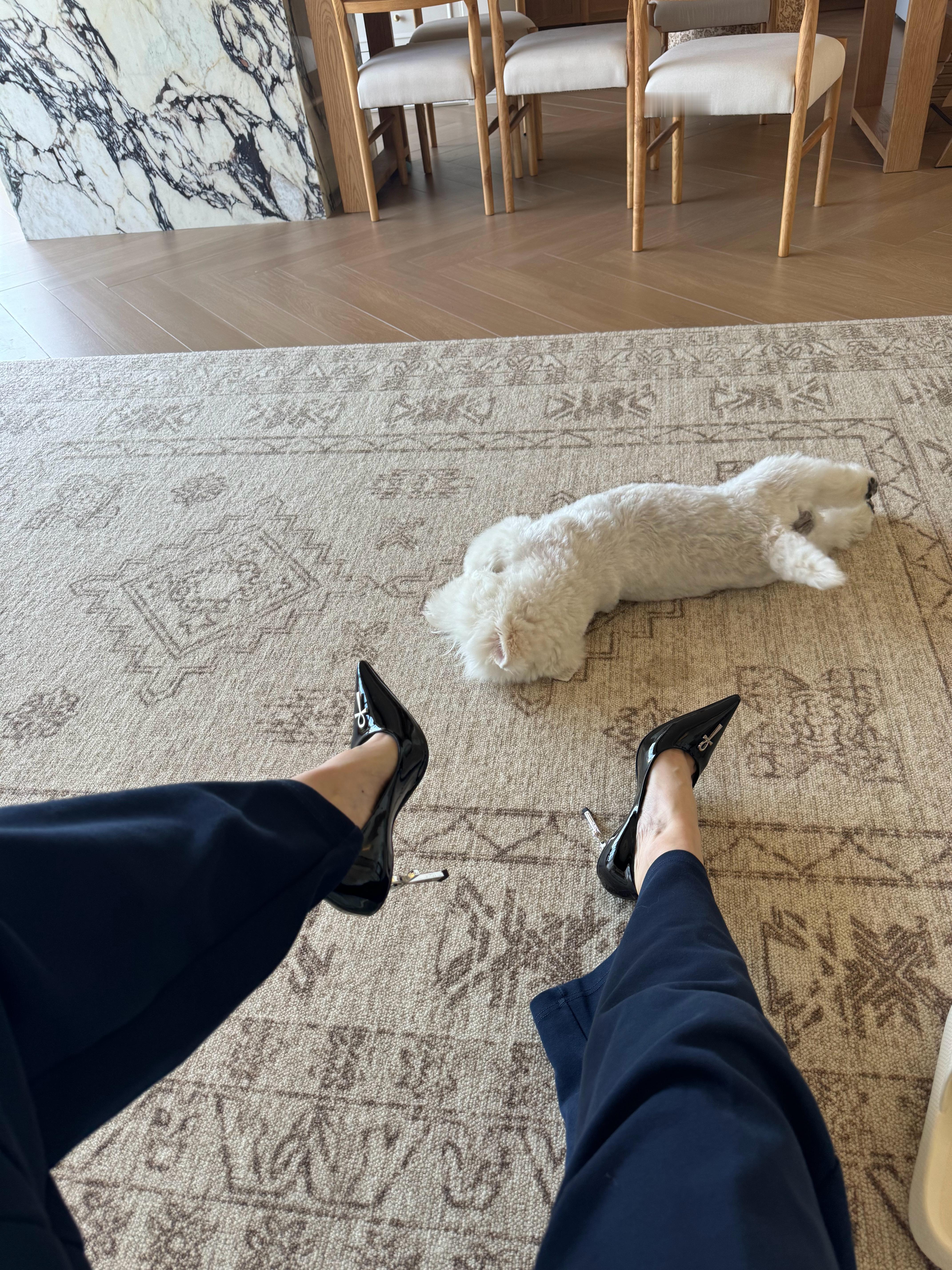 几百块的鞋还怪好看的 