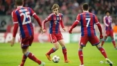 016 意甲 尤文图斯VS莱切尤文作为意甲夺冠次数最多的球队，基本每个赛季都保持