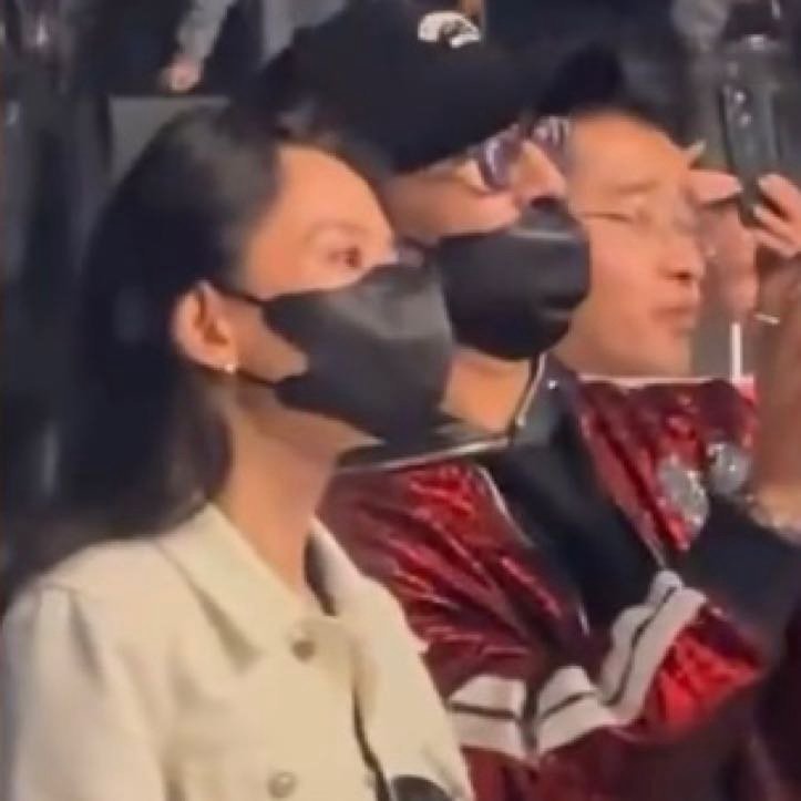 汪峰携女友森林北看演唱会和森林北的这段恋情，让大家看到了汪峰不一样的一面，森林北