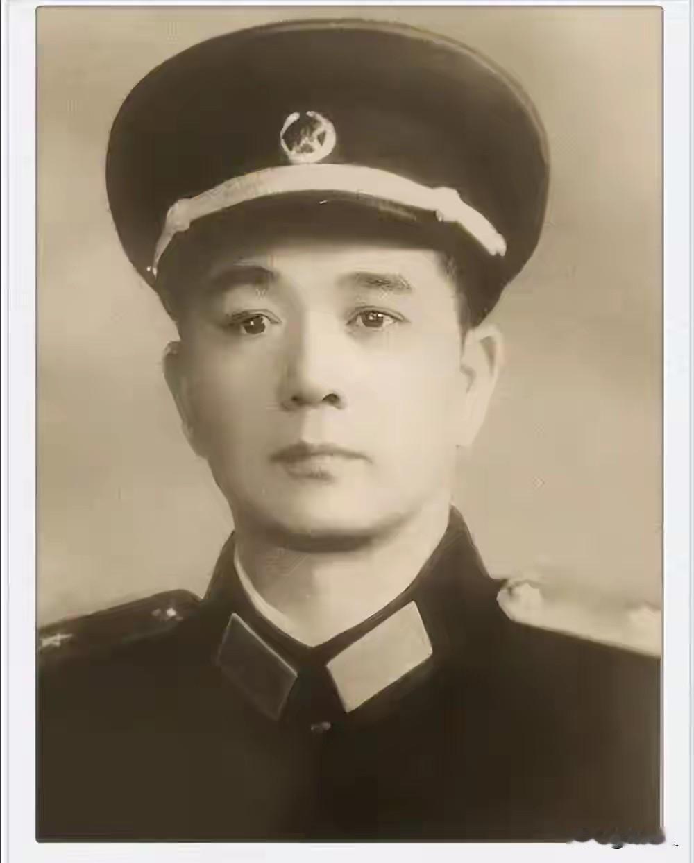 卧床重病一月，一纸红头通知等来九年等待！穷裁缝出身的少将，一生太戳人
 
196