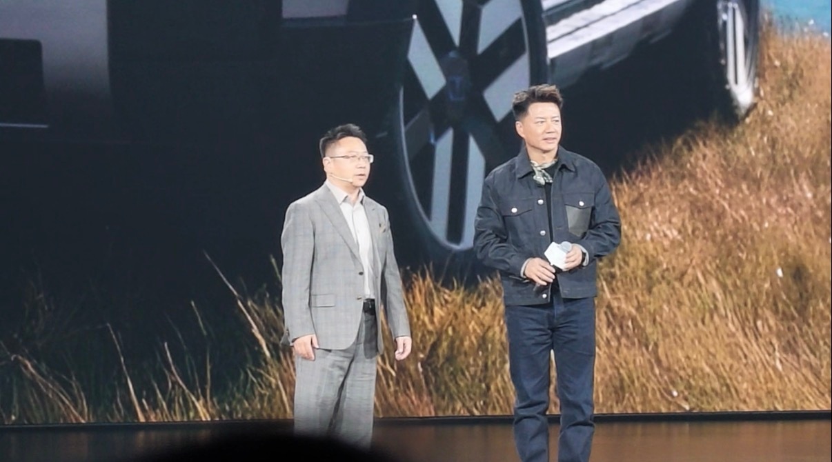 神行者8品牌形象大使段奕宏也来到发布会现场了。不得不说，这个形象大使确实选得挺贴