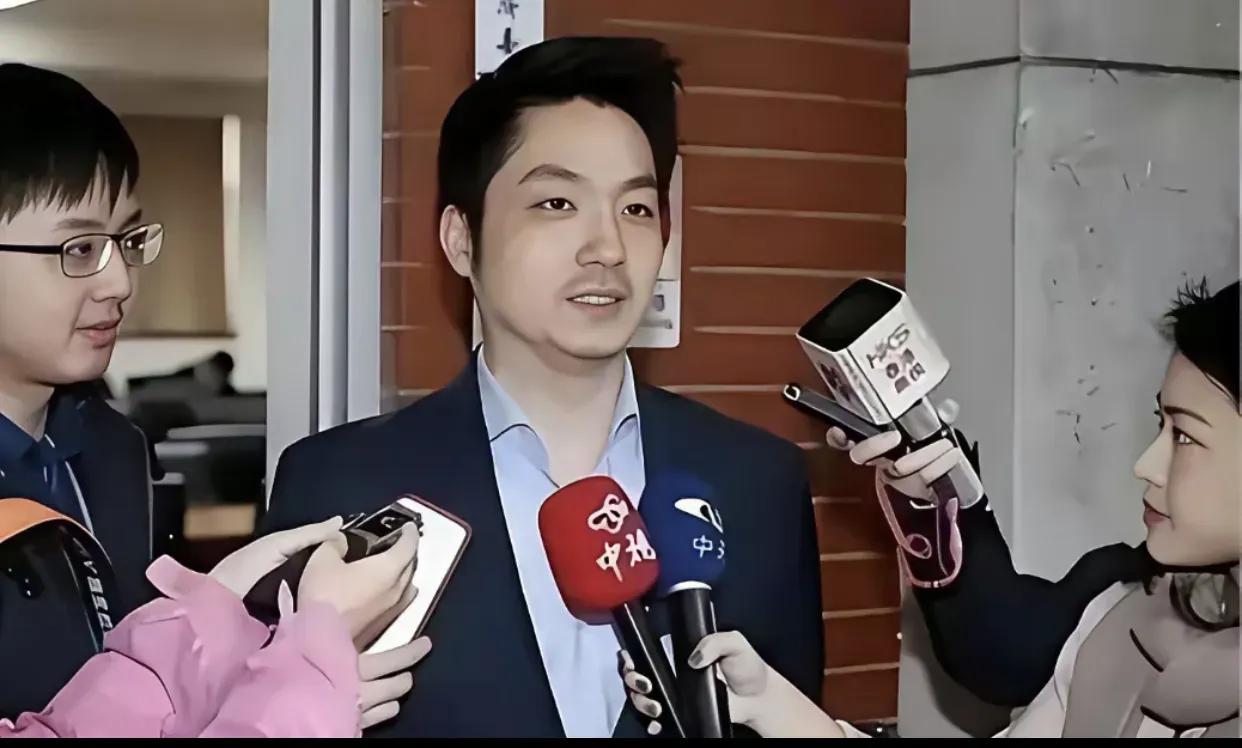 回避民族身份认同，空谈两蒋归葬，这份矛盾很难自圆其说
 
“你连中国人都不认，凭