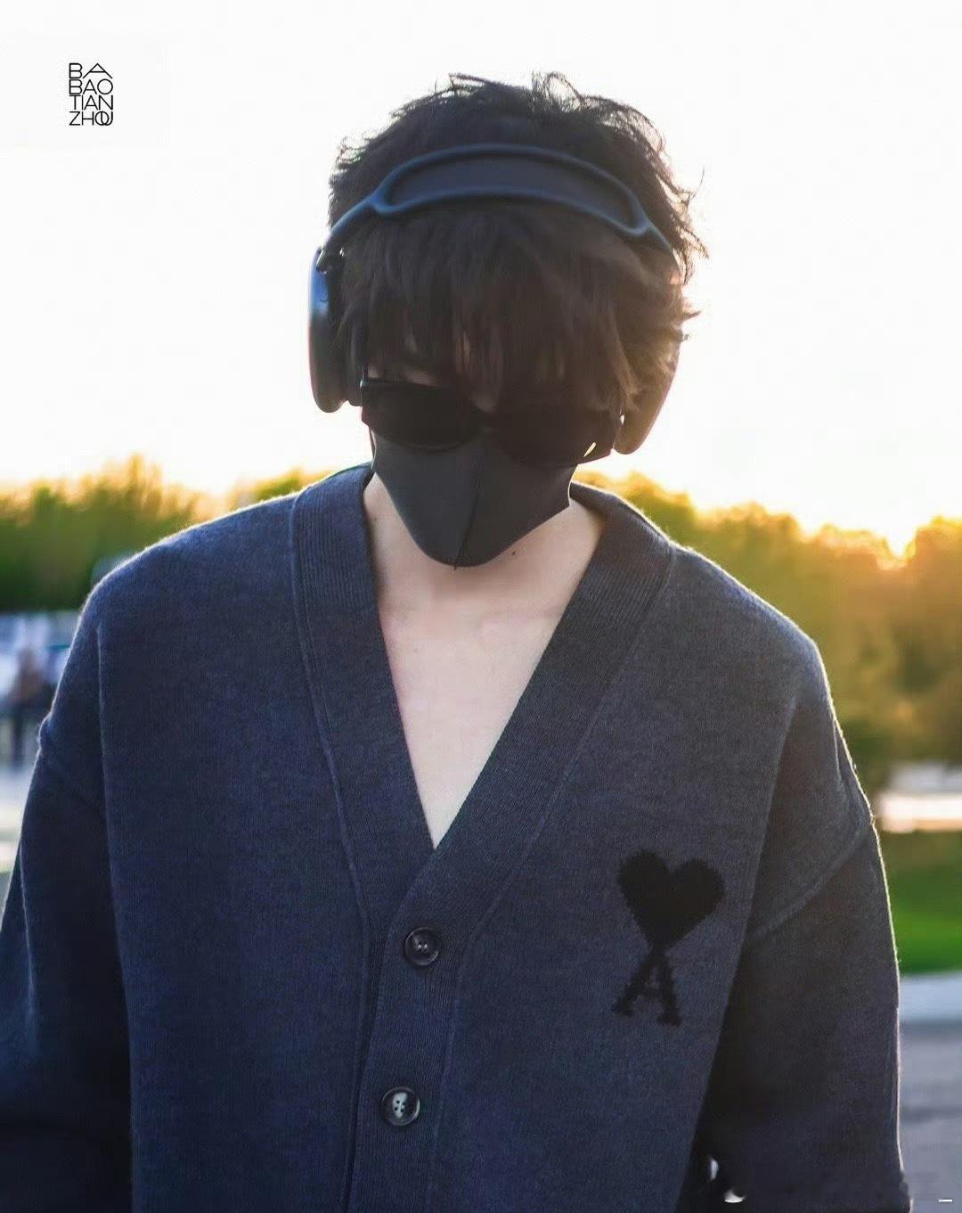 周翊然机场出发路透饭拍 ​​​