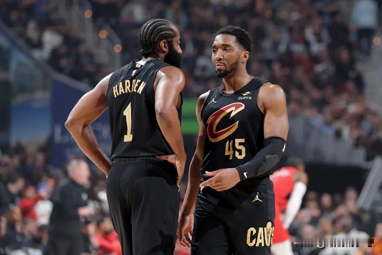 米切尔狂砍43分！NBA东部半决赛G4，骑士主场112-103逆转活塞，大比分扳