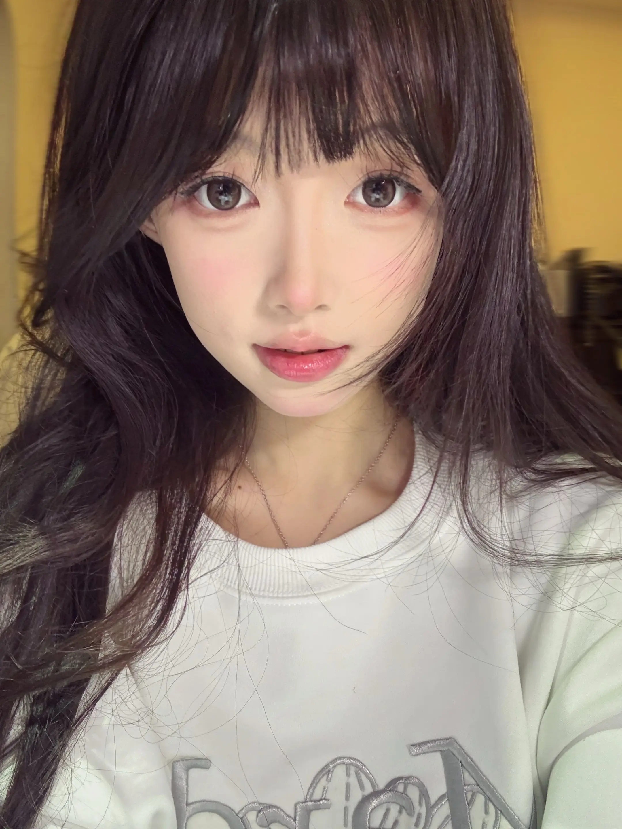 人总是会变的 有一天我问你会不会陪我走很远的路 会不会接受我的幼稚 忍...