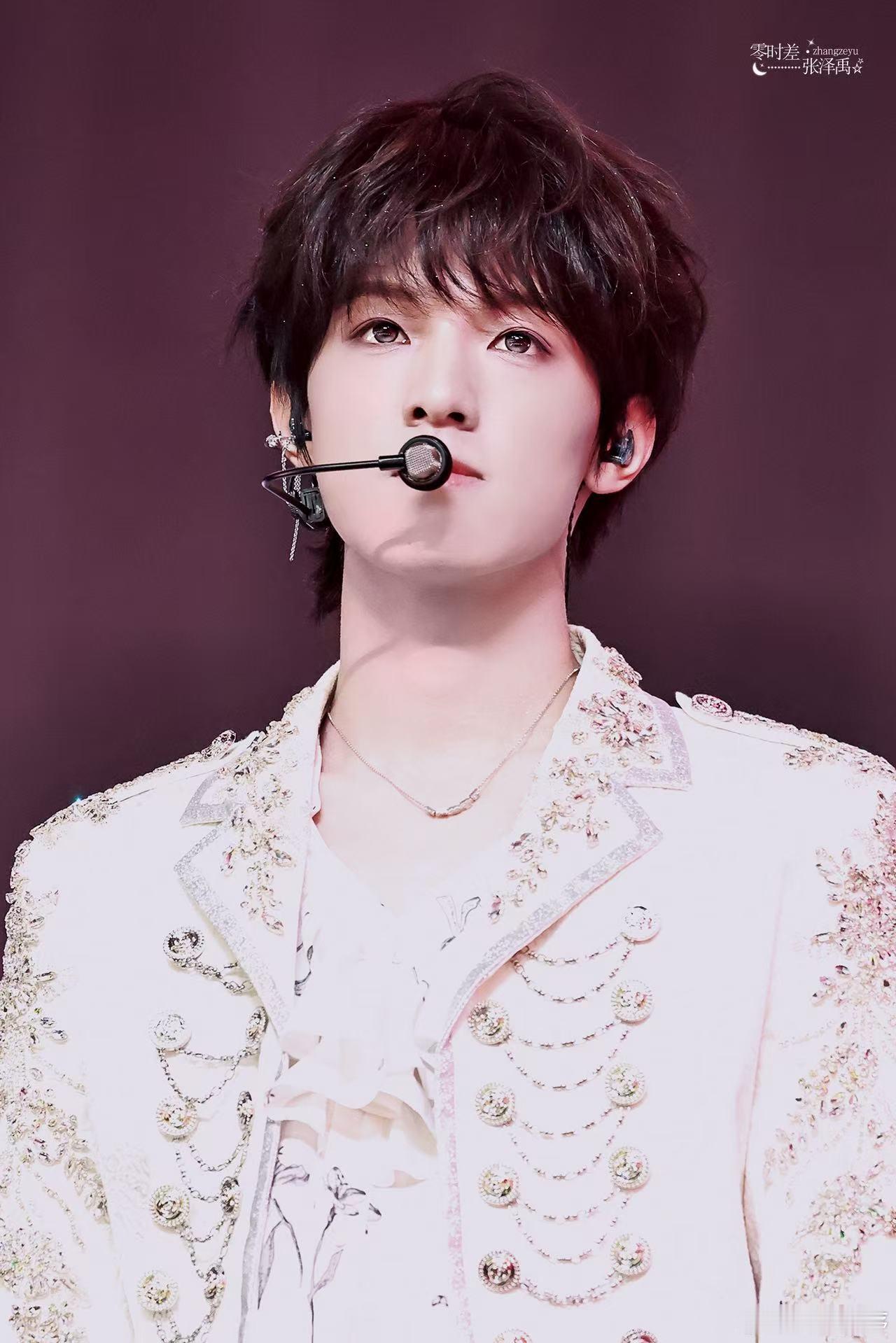 爱上张泽禹就可以猫狗双全 这辈子最庆幸的就是喜欢张泽禹，舞台实力在线颜值也抗打，