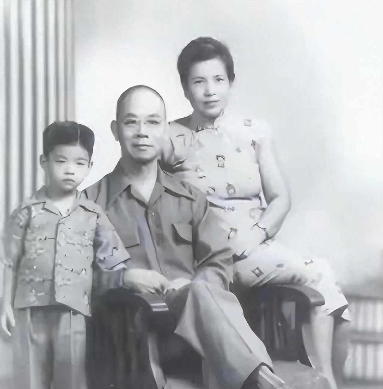 1950年6月10日下午，台北马场町刑场枪声响过，吴石倒在了血泊中。他身后留下一