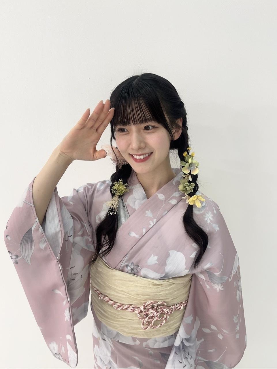 石森璃花「お祭りは好きです。でも人混みは苦手だから、ちょこっと食べ物買ったら端っ