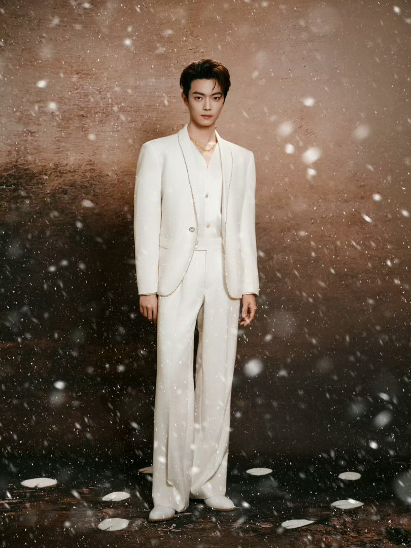 内娱出真人版猫和老鼠了 陈辉说有一个人他永远也斗不过，这个人就是他的父亲。陈红兵