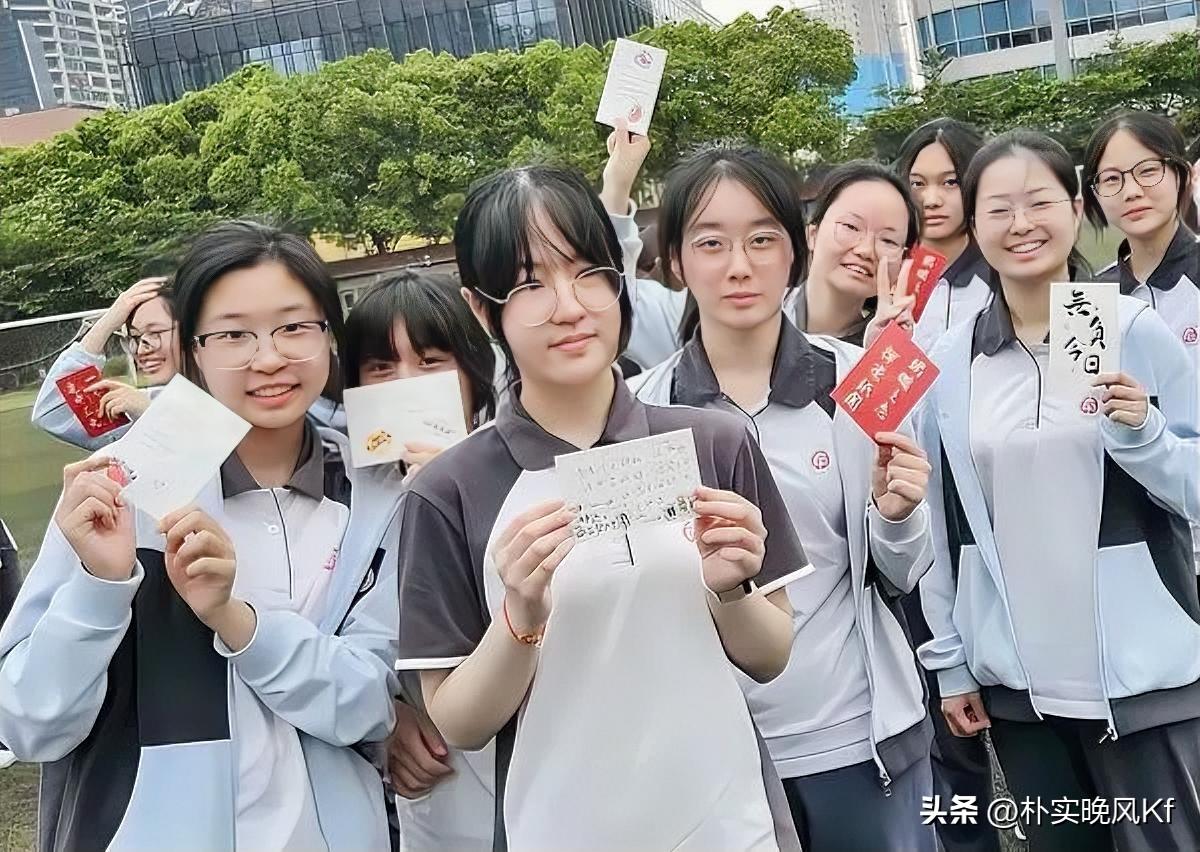计划生育是特定时代的政策，现在就没有“超生”这一说了。以前超生可是大事，好多人东