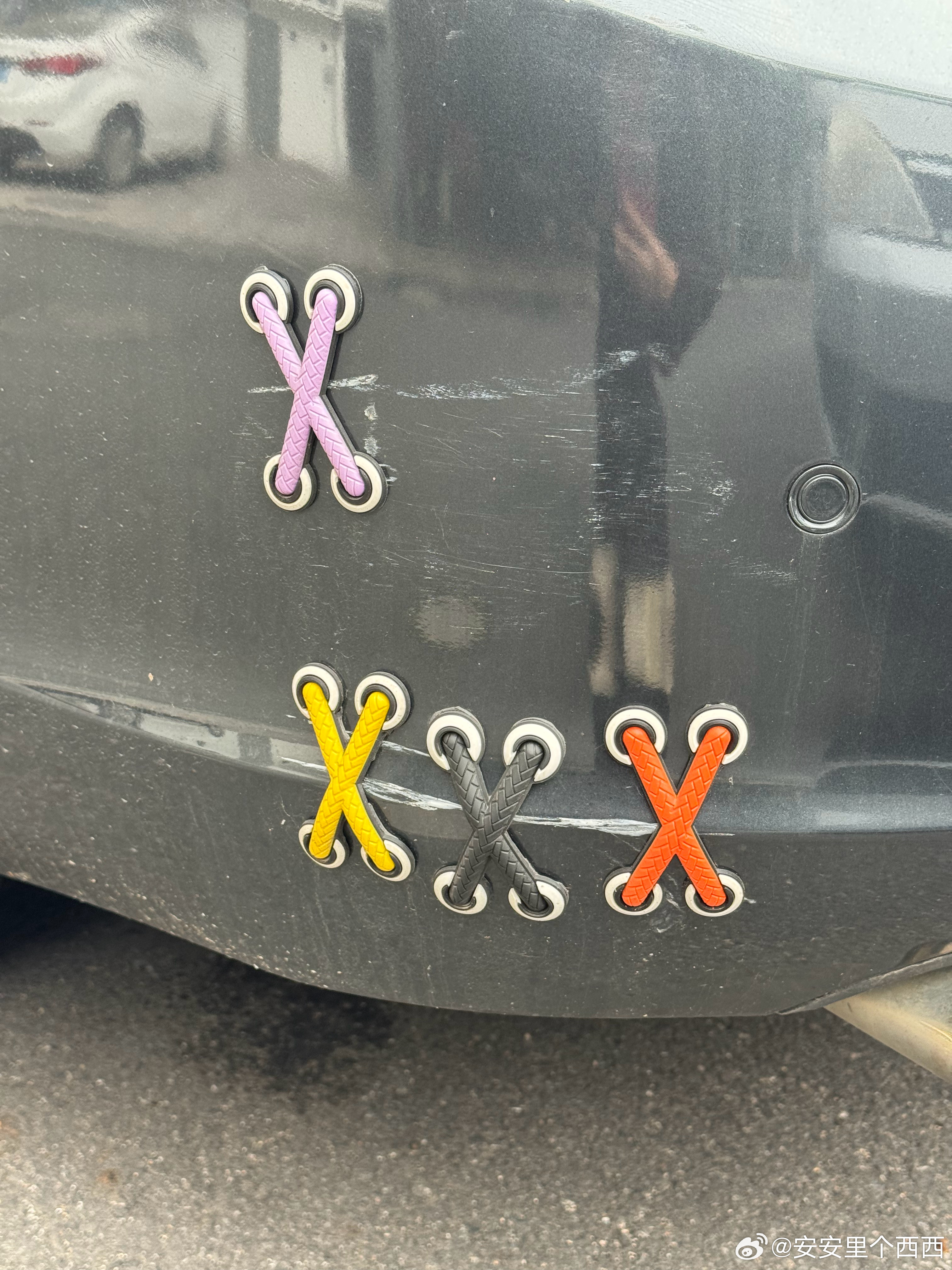 早☀️早上送安姐回来发现一辆有趣的车这几个小玩意儿第一眼看就蛮有趣仔细一看放的位