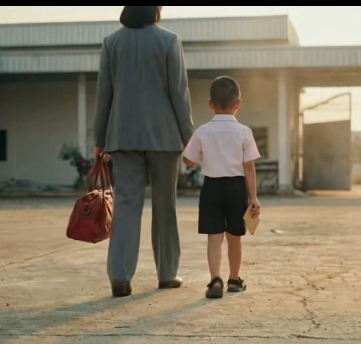 AI做了一部打不通电话的手机看了这个短片，不得不说AI给科技赋予了情感，好好哭?